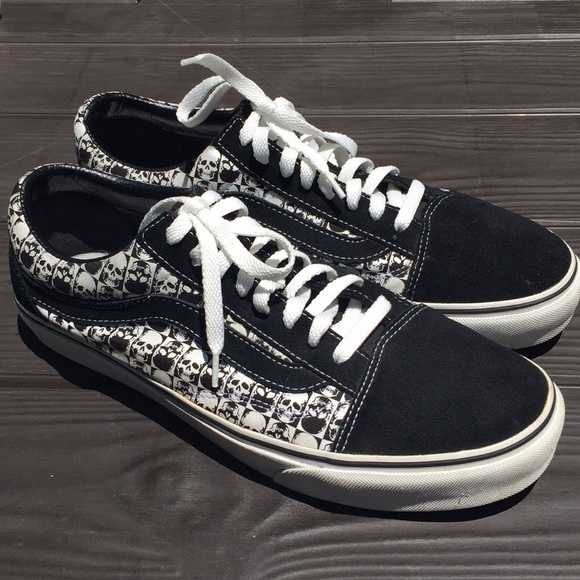 skull print vans